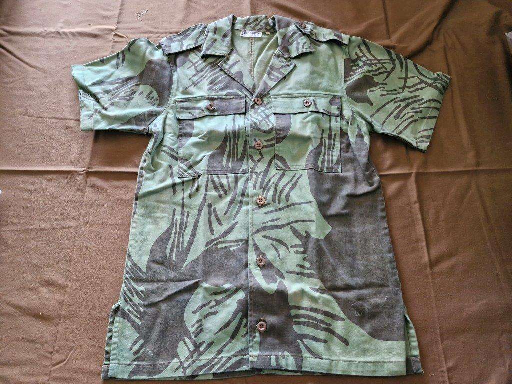 Unknown Camo Short sleeve shirt. 48 Cm Armpit to Armpit. Posible Rhodesian Copy? Proline.