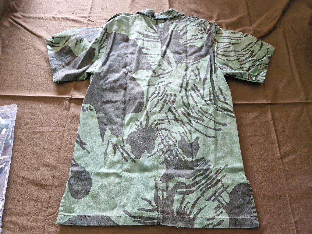 Unknown Camo Short sleeve shirt. 48 Cm Armpit to Armpit. Posible Rhodesian Copy? Proline.