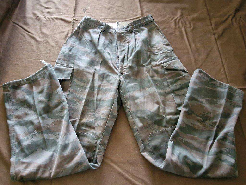 South African Bush War Lizard pattern camo trousers. 35 Cm across waist.