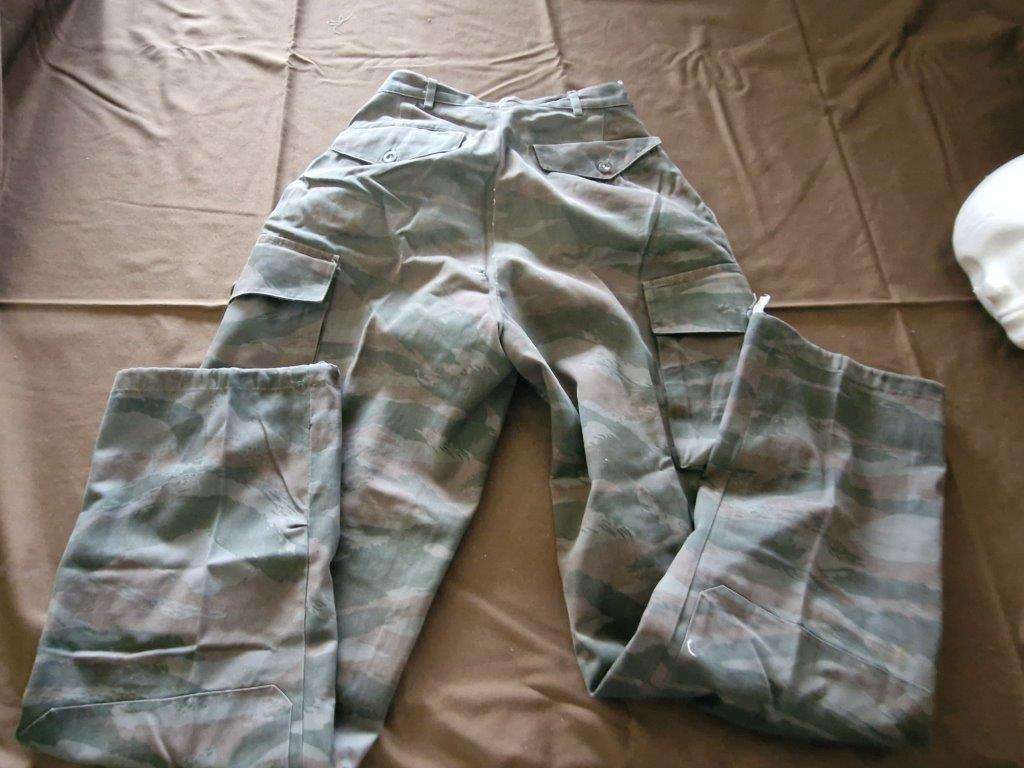 South African Bush War Lizard pattern camo trousers. 35 Cm across waist.
