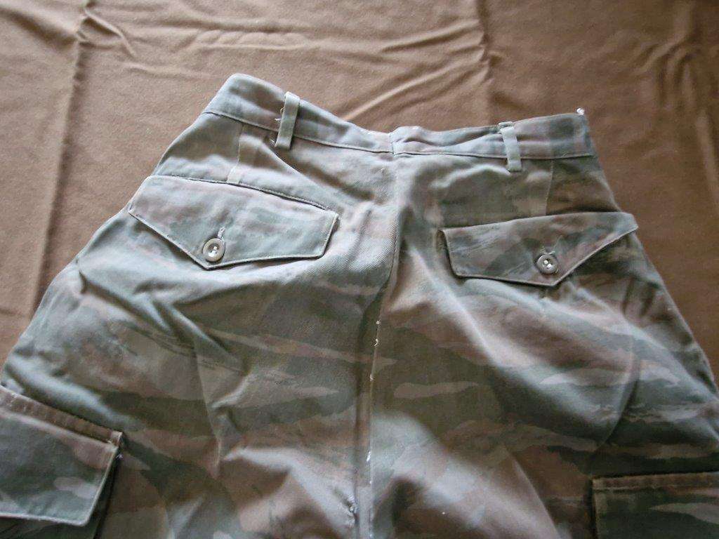 South African Bush War Lizard pattern camo trousers. 35 Cm across waist.