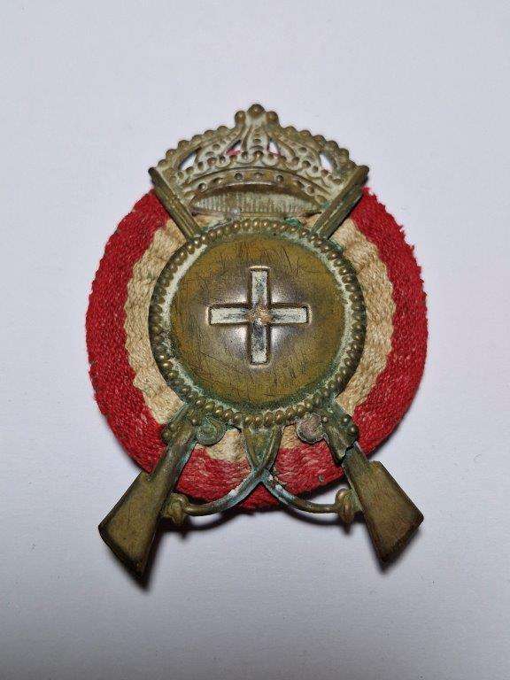 WW2 Italian Army Infantry Unit Helmet Badge. Fastening plates intact.