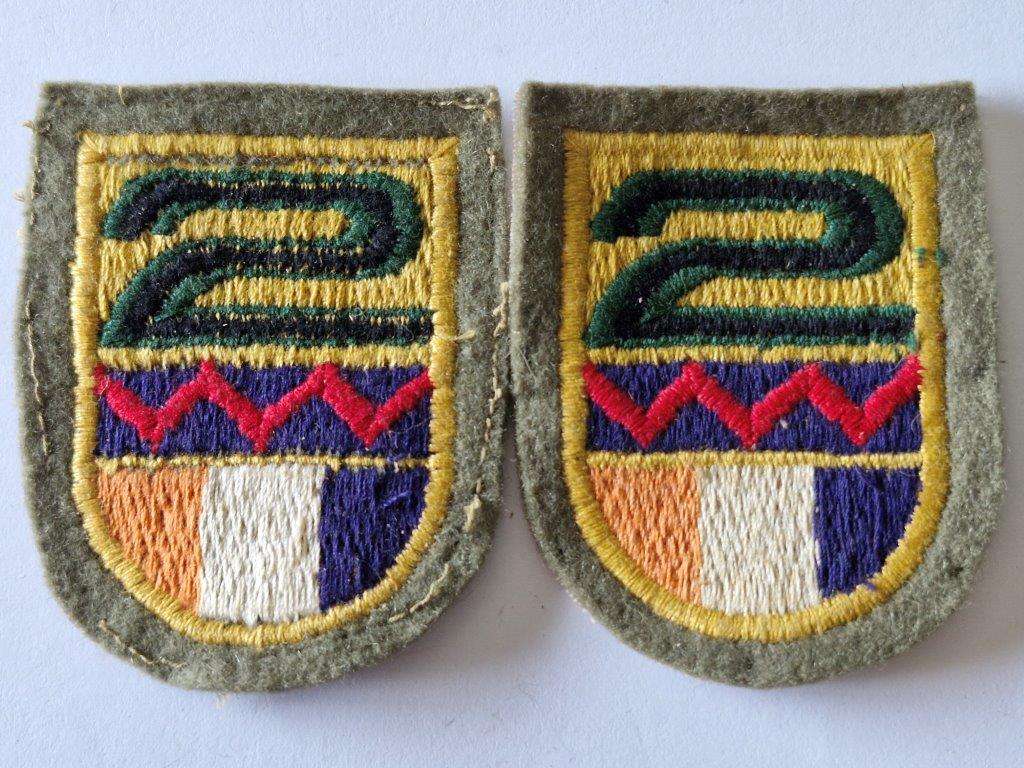 Pair of 2nd South African Infantry Cloth shoulder Flashes. 2 SAI