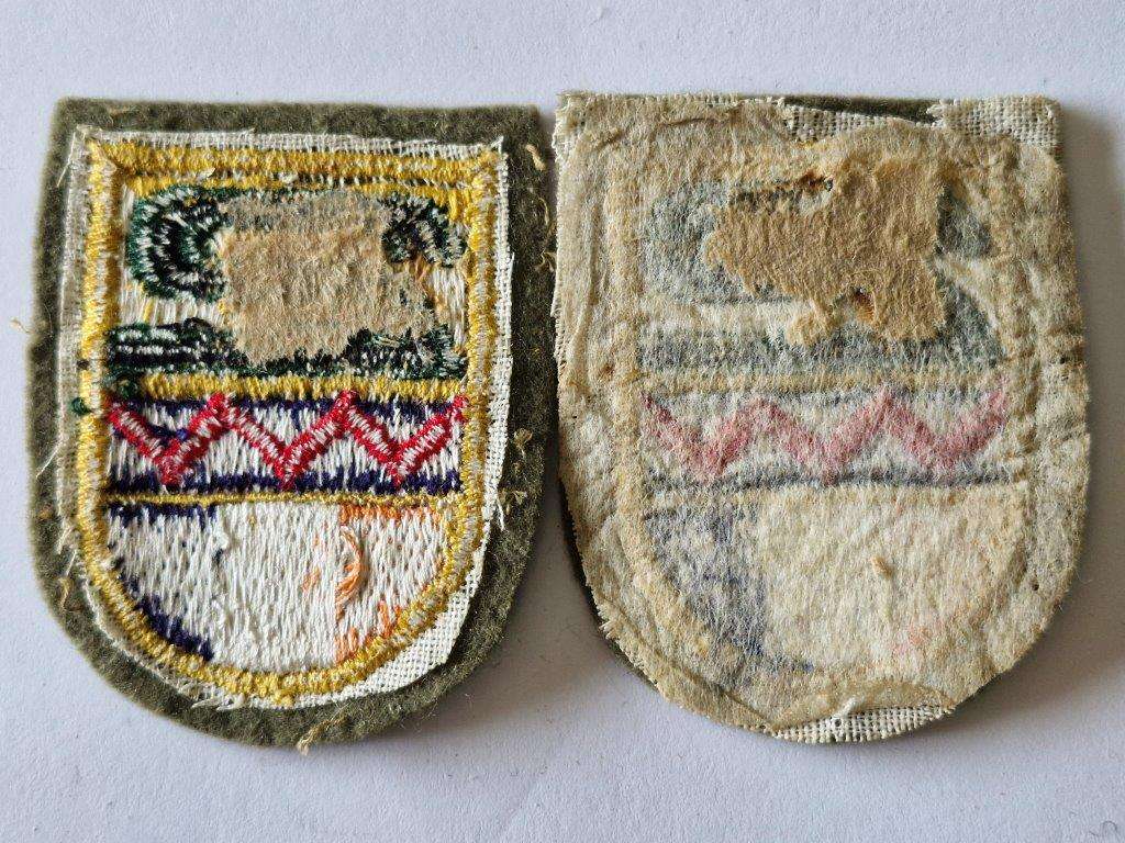 Pair of 2nd South African Infantry Cloth shoulder Flashes. 2 SAI
