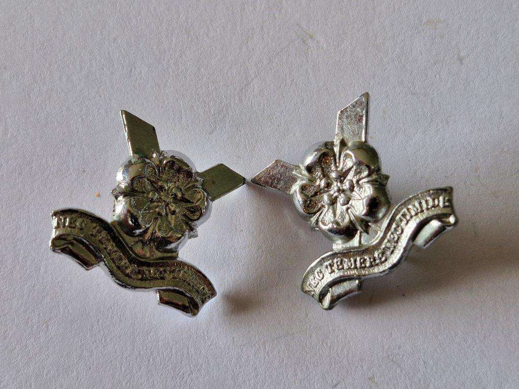 Regiment Springs Mess dress collar badges.
