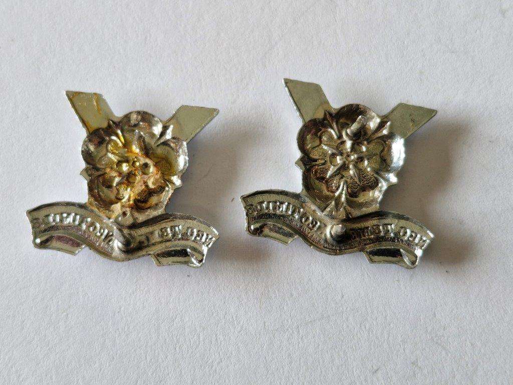 Regiment Springs Mess dress collar badges.