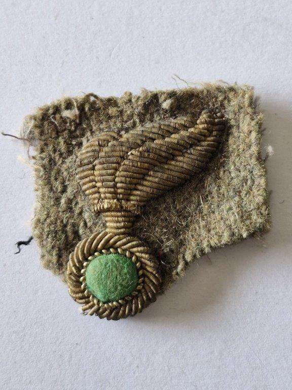 Unknown Italian WWII badge. Damaged and brittle 5 Small