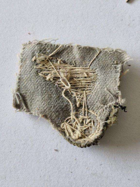 Unknown Italian WWII badge. Damaged and brittle 5 Small