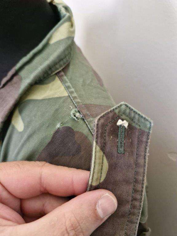 Unknown Camo Jacket with leather Commando Title. 62 Cm Armpit to armpit. Zip broken.