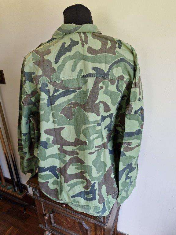 APLA/MK Camo Jacket 1980-1990's. 59 Cm Armpit to Armpit. Small tear.