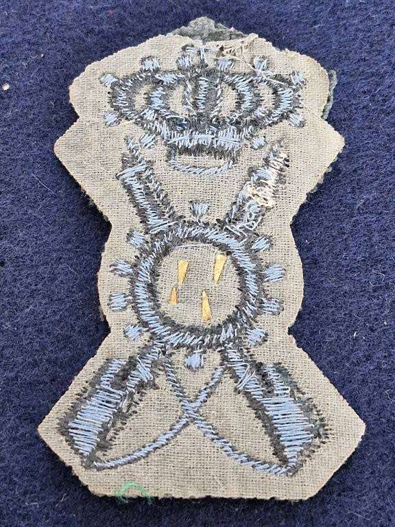 Italian WWII 16 Infantry Regiment cloth cap badge