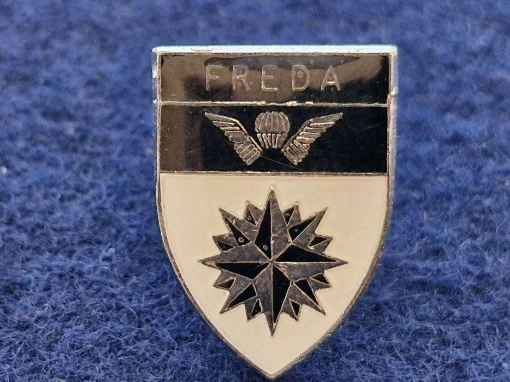 SADF 5 RECCE FREDA METAL LAPEL PIN BADGE