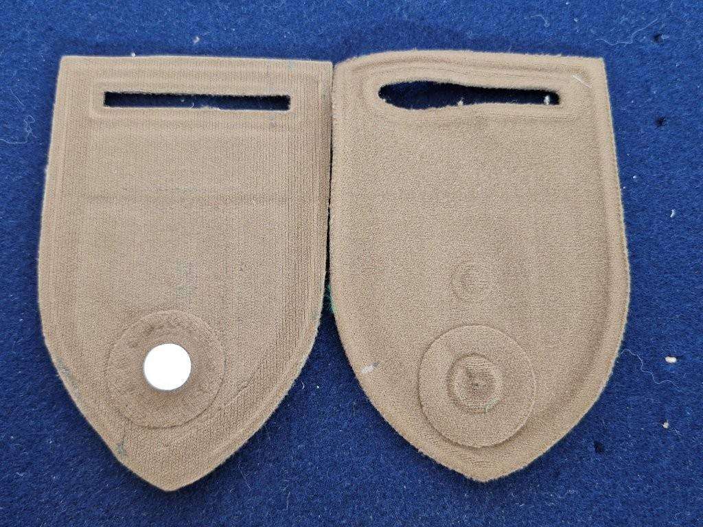 Pair of SADF Natal Mounted Rifles shoulder flashes with 8th Armoured Division Command bar.