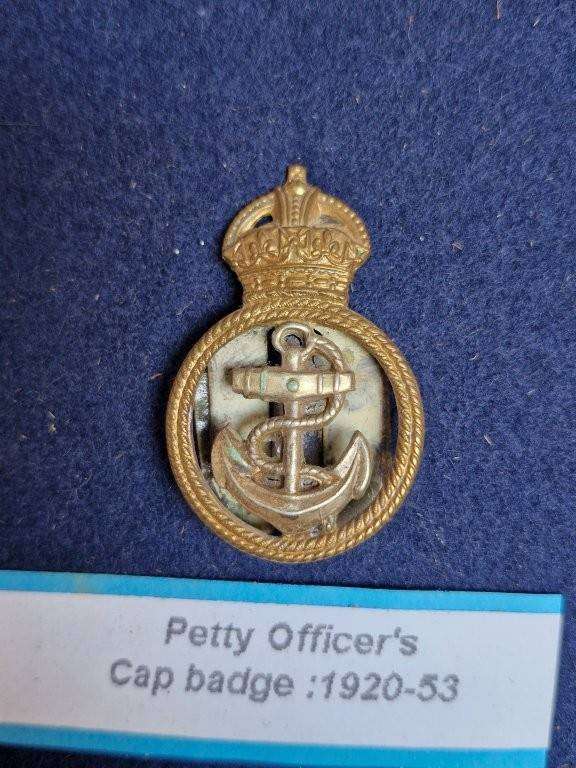 Petty Officer's cap badge