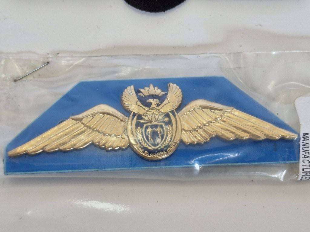 South African Air Force Gold Pilot wings. Full size.