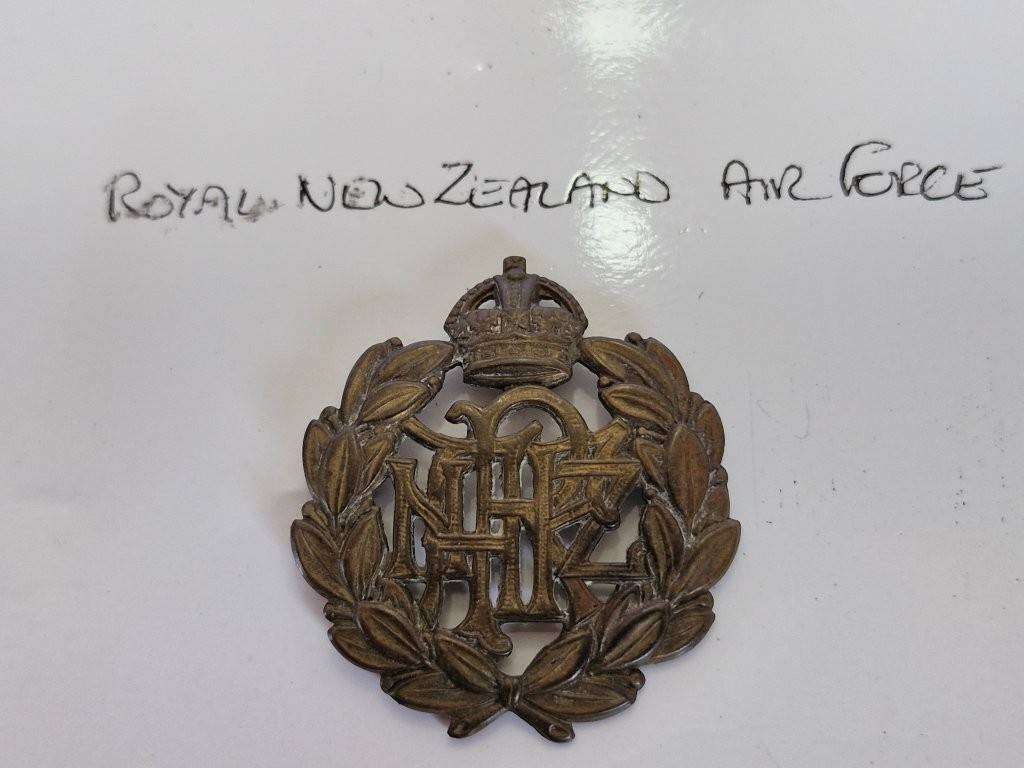 Royal New Zealand Air Force cap badge