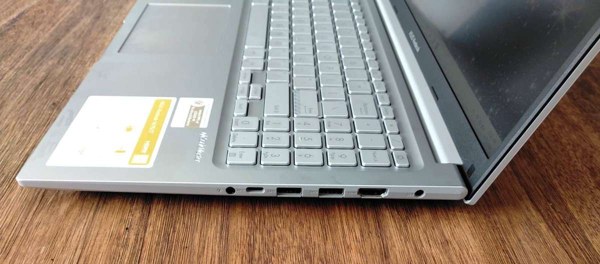 ASUS CORE i5 13th gen, 16GB, 512GB LIKE NEW