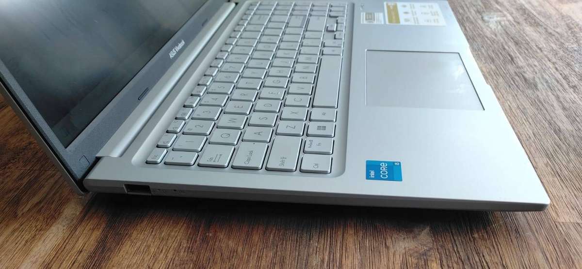 ASUS CORE i5 13th gen, 16GB, 512GB LIKE NEW