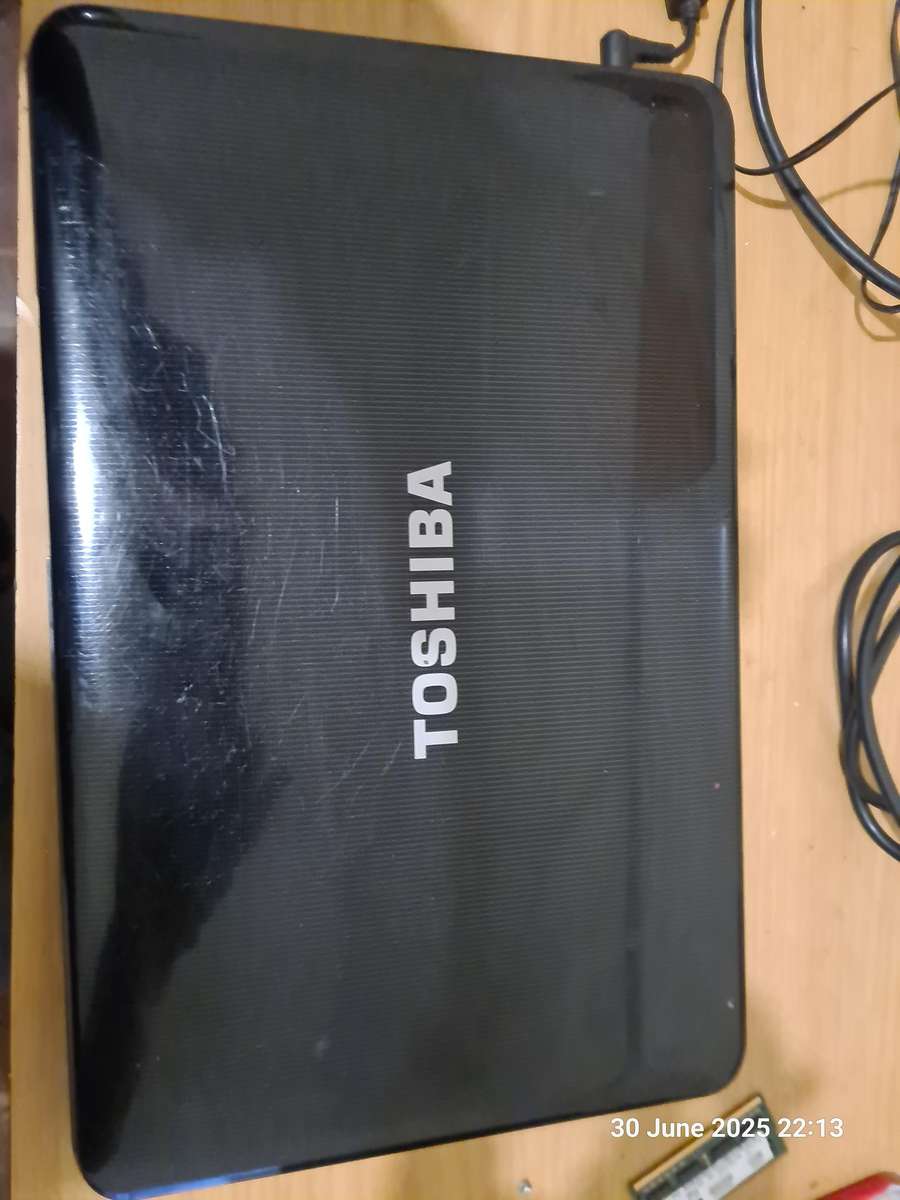 Toshiba Satellite C850 - For repairs