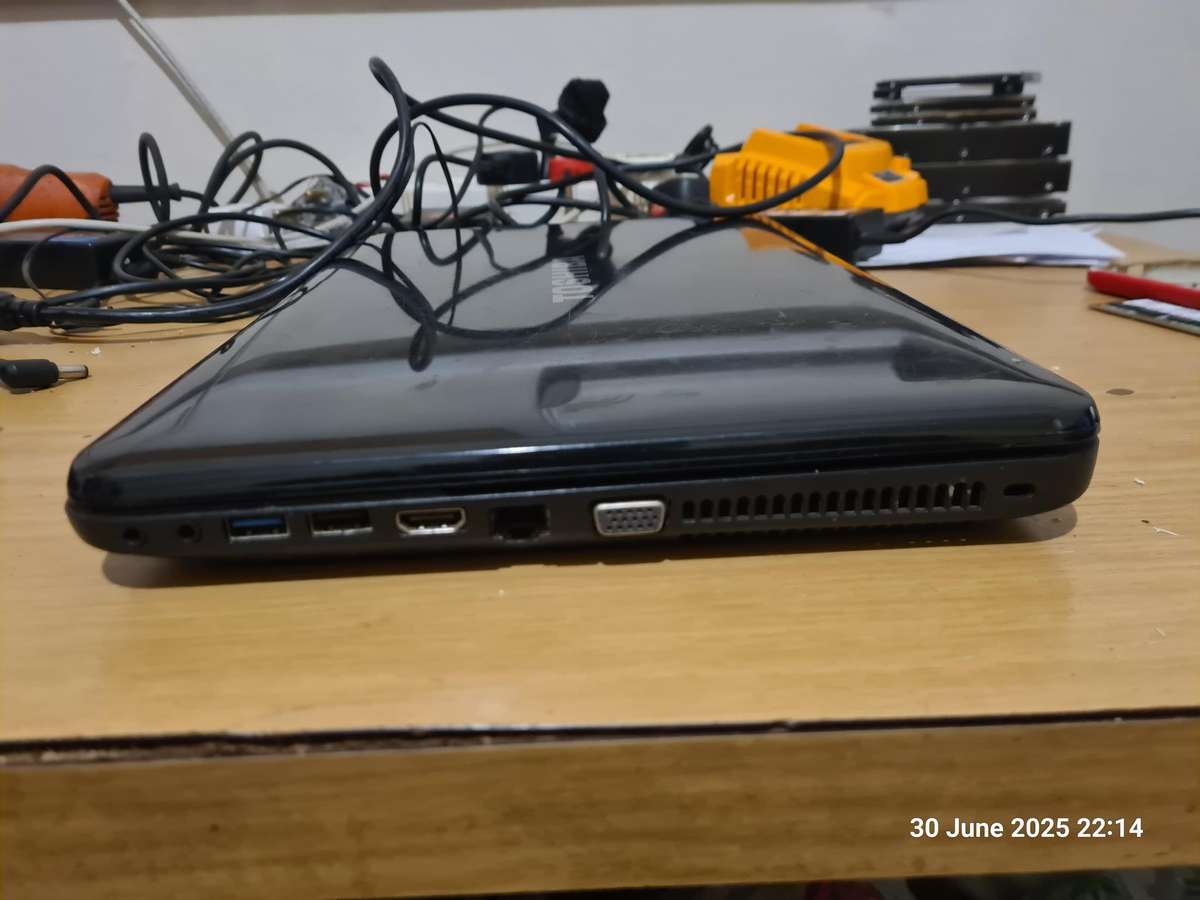 Toshiba Satellite C850 - For repairs