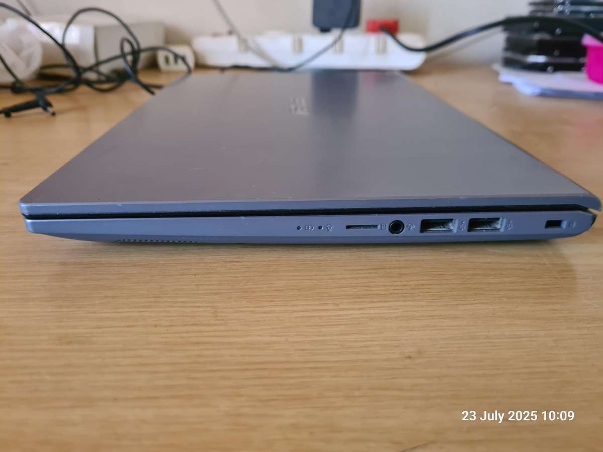 ASUS x409F i3 10th Gen -  4GB ram - Hard drive removed. Charger not included