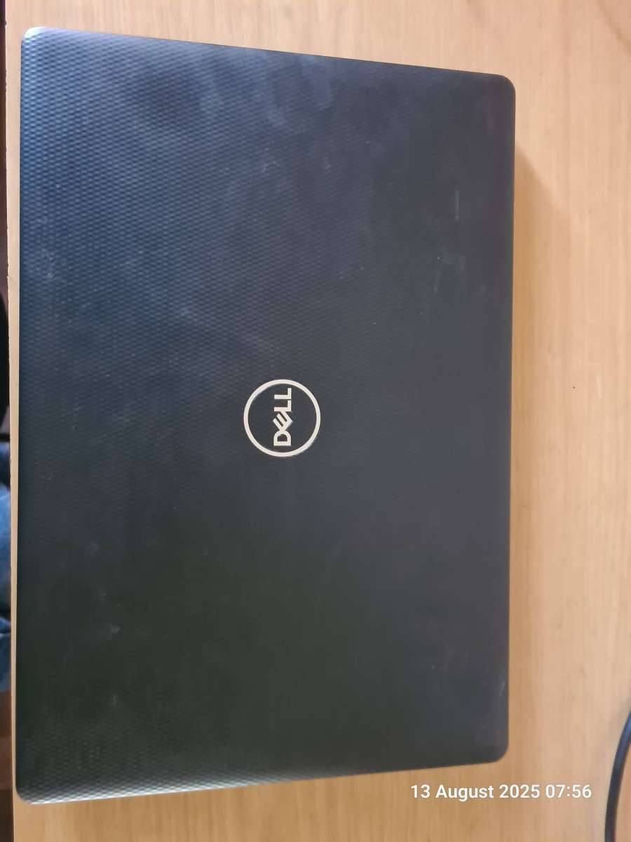 ***Late entry*** Dell Inspirion 15 - i5 8th gen, 8gb ram, 1TB HDD- Faulty battery