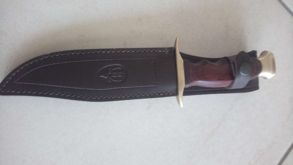Bowie knife muela