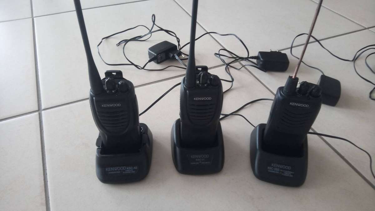 3xKenwood two way radios with chargers