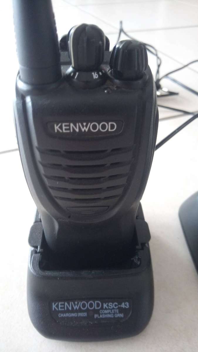 3xKenwood two way radios with chargers