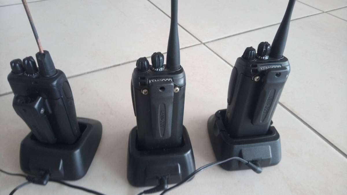 3xKenwood two way radios with chargers