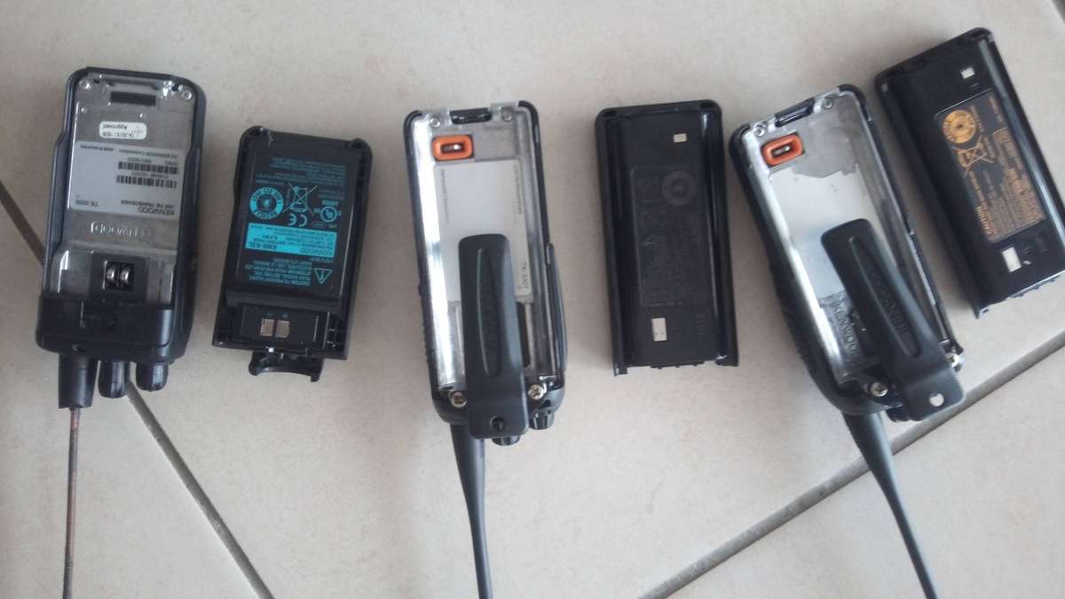 3xKenwood two way radios with chargers