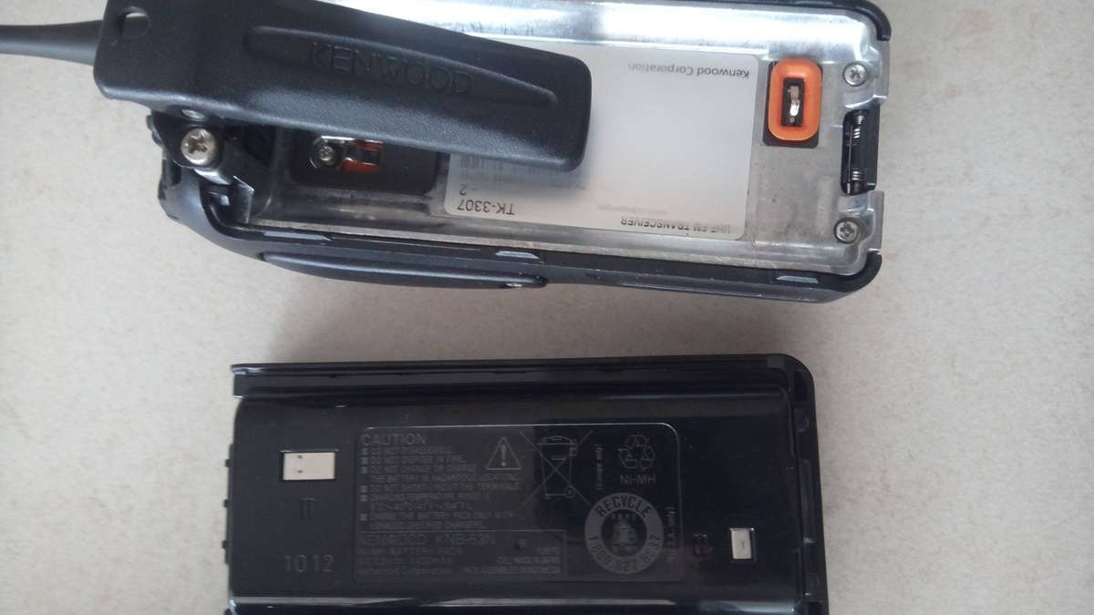 3xKenwood two way radios with chargers