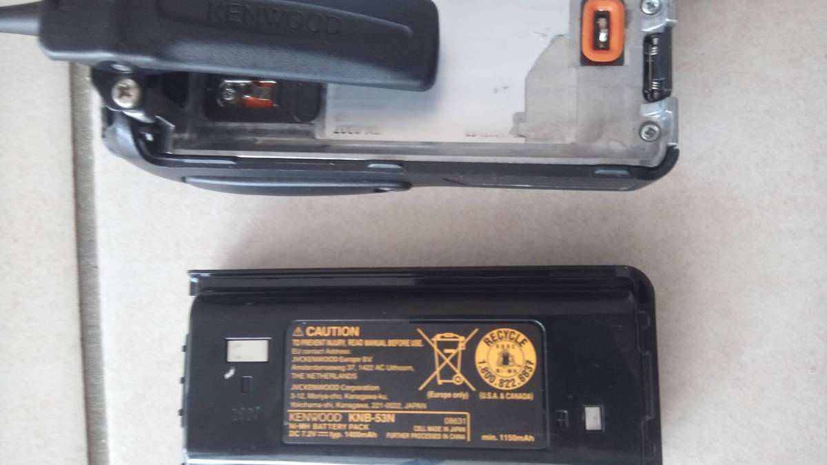3xKenwood two way radios with chargers