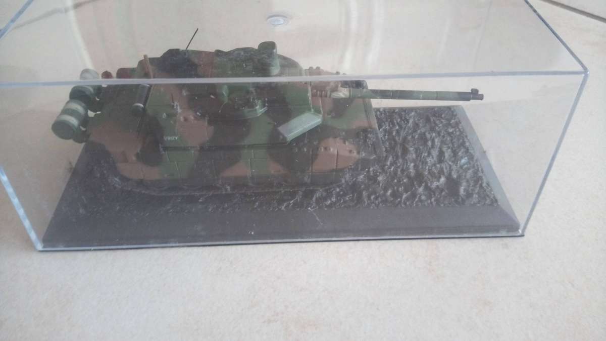 Model tank