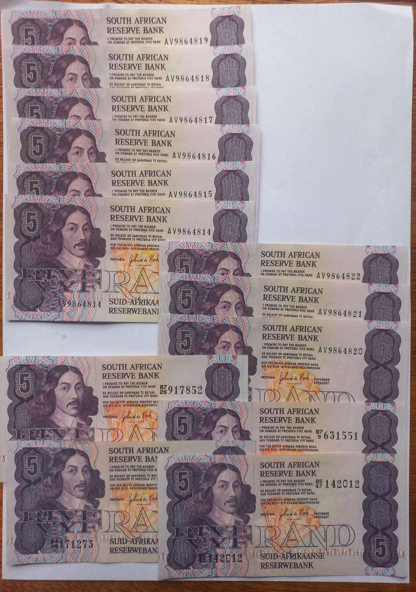 83 Bank notes South African & 2 other job lot. many in sequence, some Z