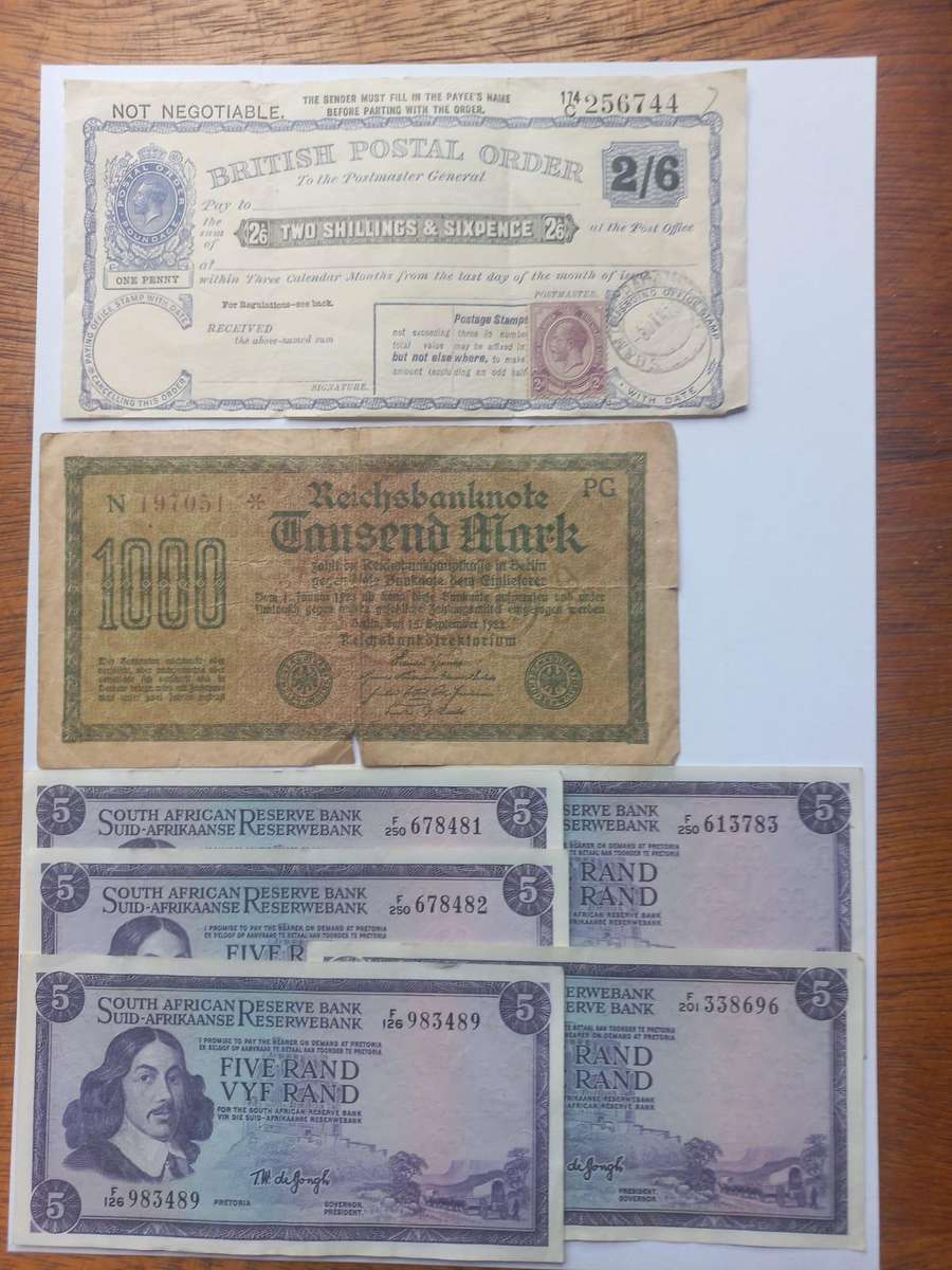 83 Bank notes South African & 2 other job lot. many in sequence, some Z