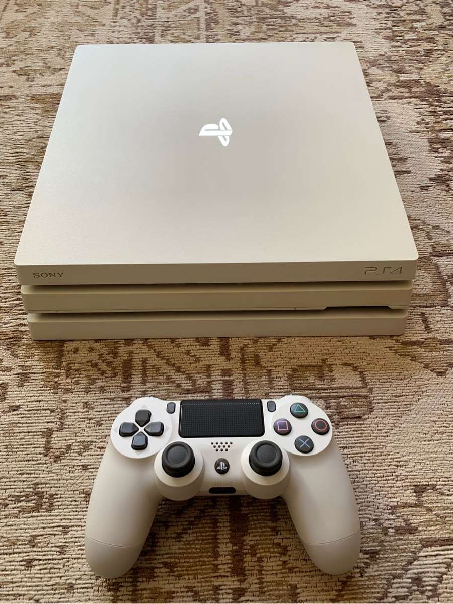 PS4 Pro Console (White edition)