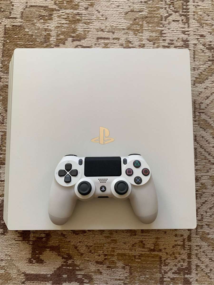 PS4 Pro Console (White edition)