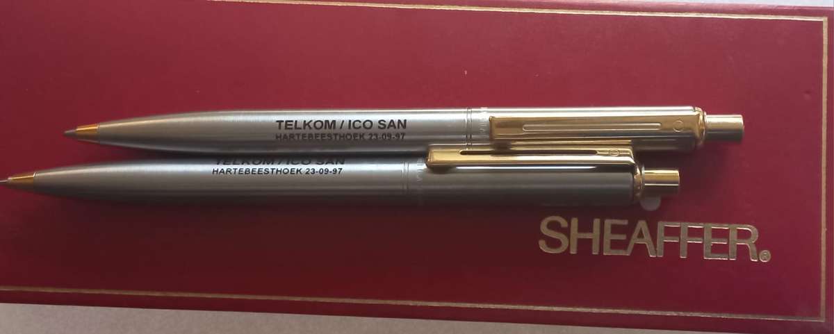 Branded Sheaffer Pen and Clutch Pencil Set in Original Box (Tested & Both still Functional)