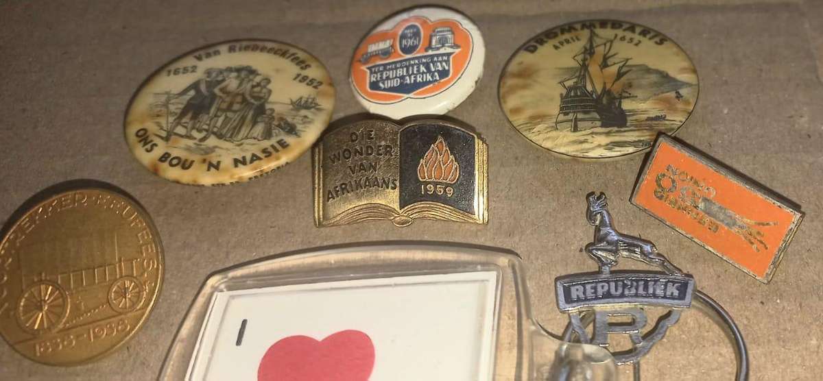 Vintage South Africa Memorabilia - Pins, Cuff Links, Key Ring and Other Memorabilia See Photos