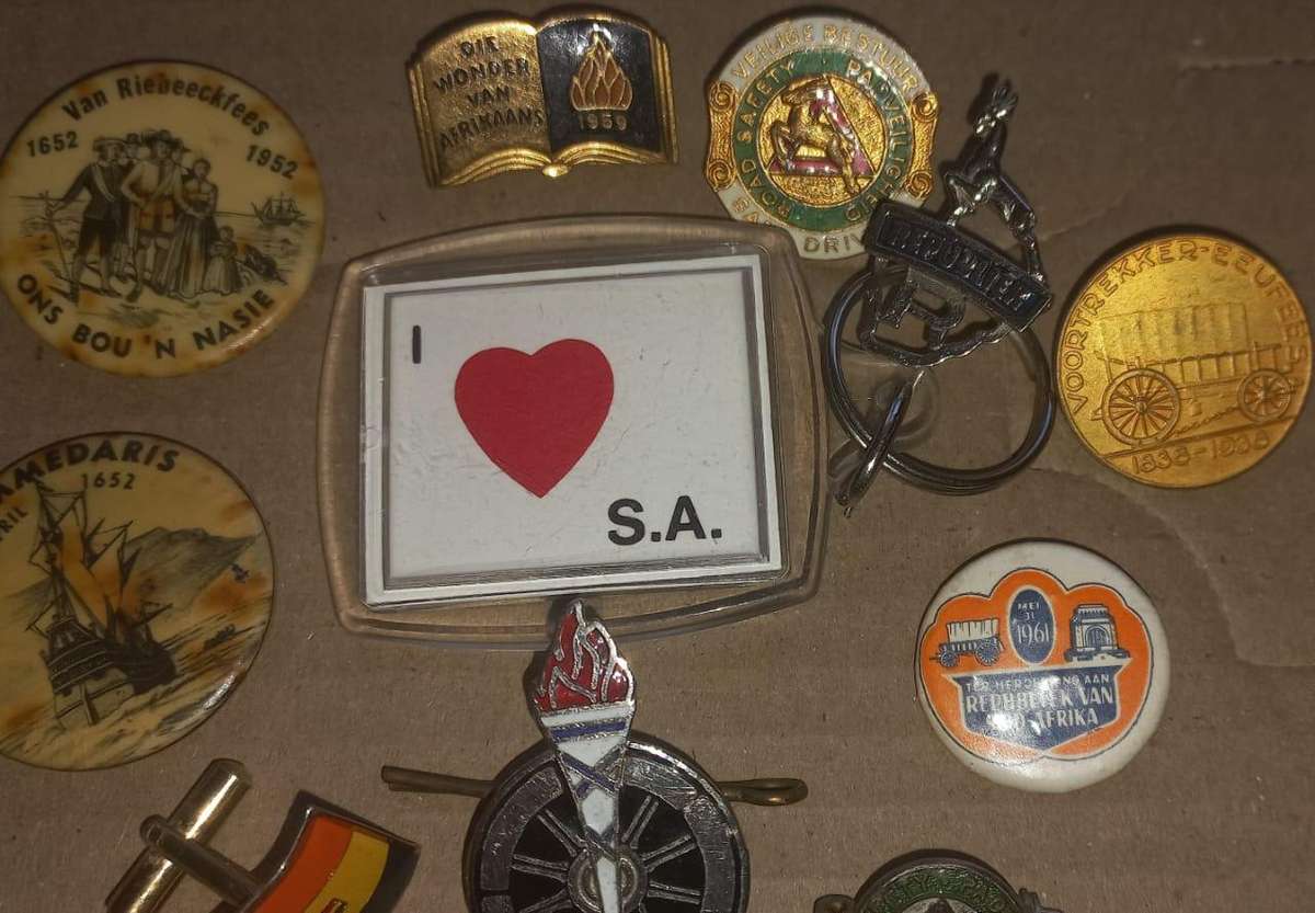 Vintage South Africa Memorabilia - Pins, Cuff Links, Key Ring and Other Memorabilia See Photos