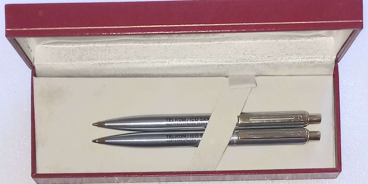 Branded Sheaffer Pen and Clutch Pencil Set in Original Box (Tested & Both still Functional)