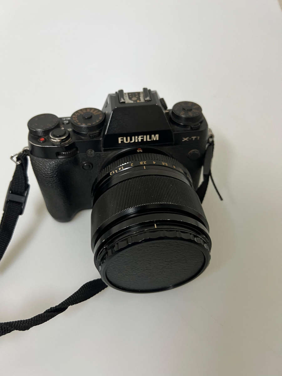 FujiFilm X-T1 camera with lens 56mm