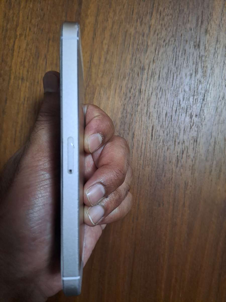 iPhone 5s *PLEASE READ*