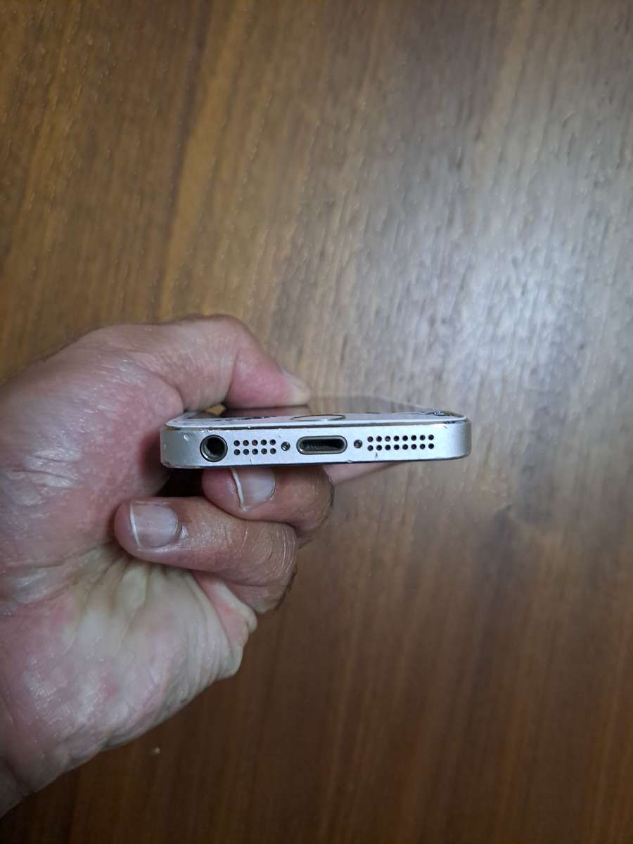 iPhone 5s *PLEASE READ*