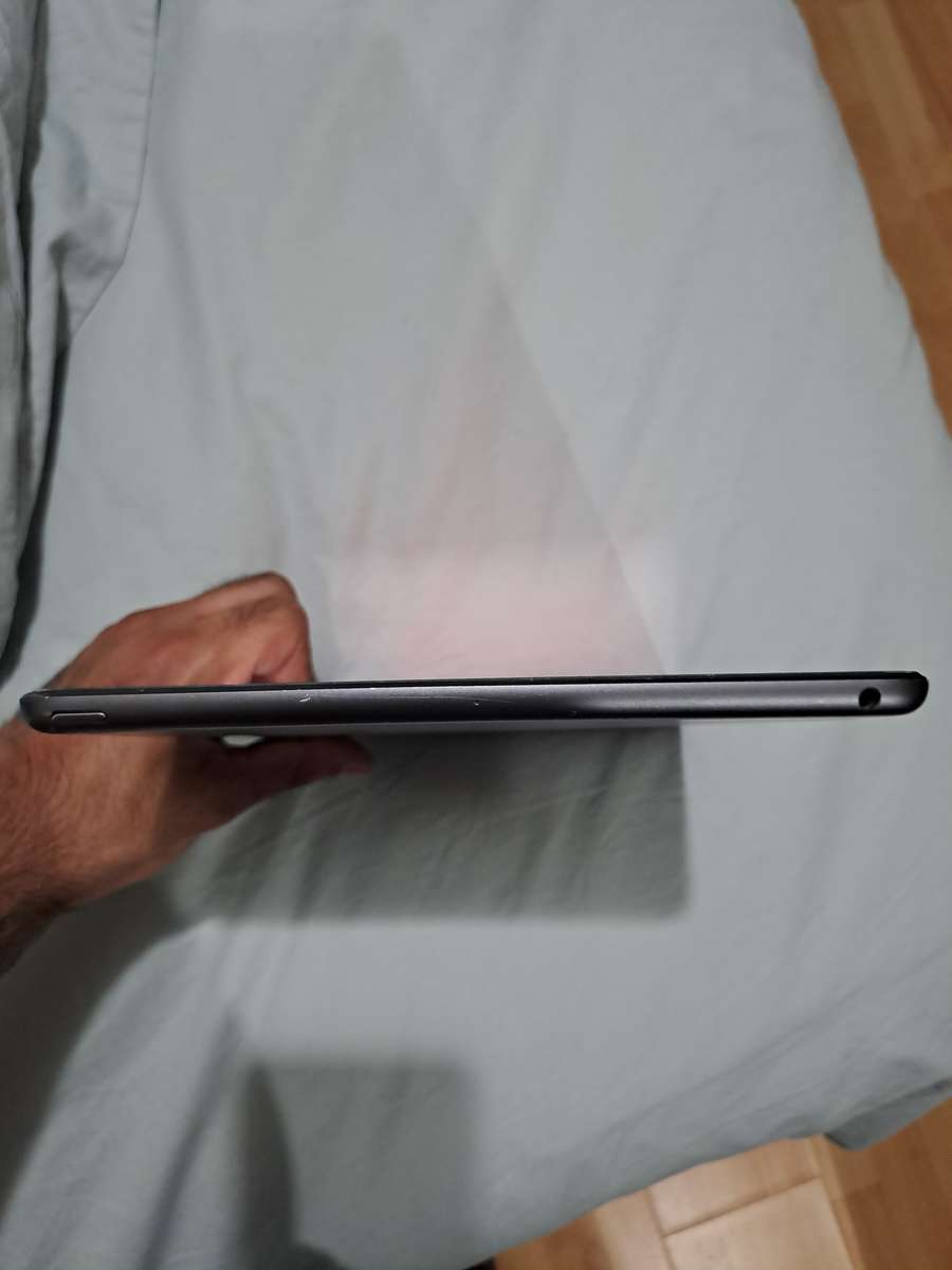 iPad 9th Gen 64gb Wifi *PLEASE READ*