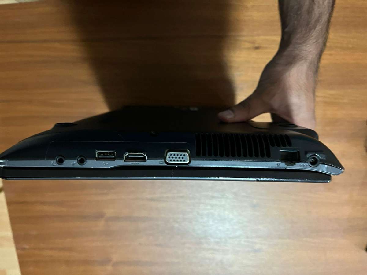 Samsung Series 3 Notebook ( NP300E5C-A07ZA)