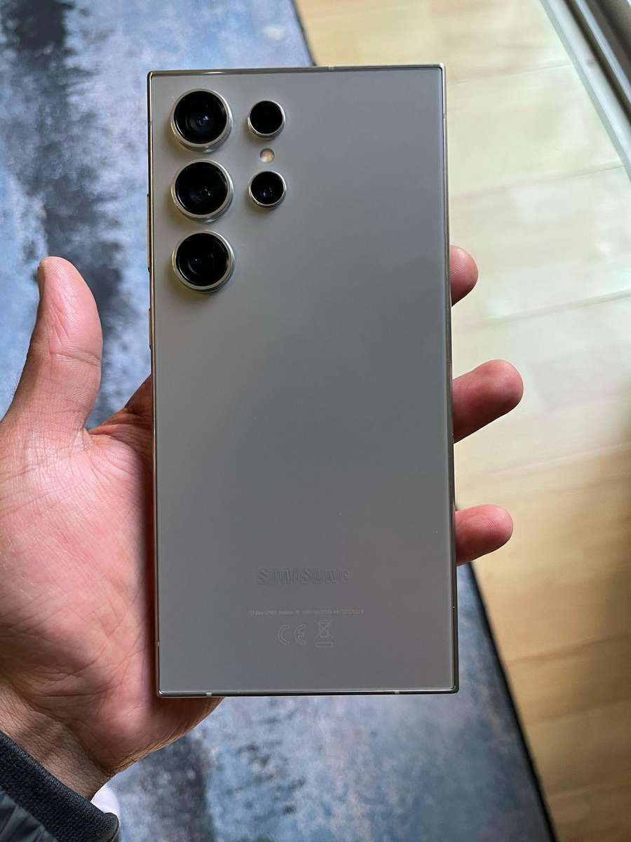 Samsung S24 Ultra NEW CONDITION