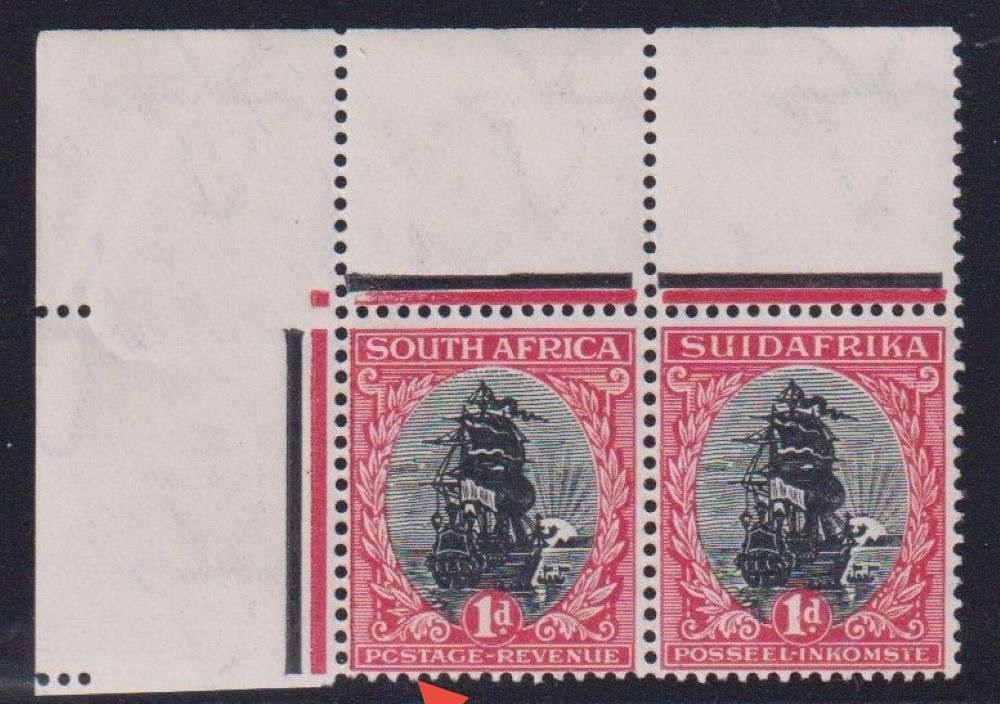 SOUTH AFRICA 1926 1d SHIP CORNER PAIR WITH "C for O" VARIETY FINE HINGED MINT