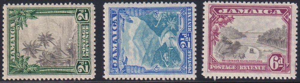 JAMAICA 1932  LIGHTLY HINGED MINT CV £70